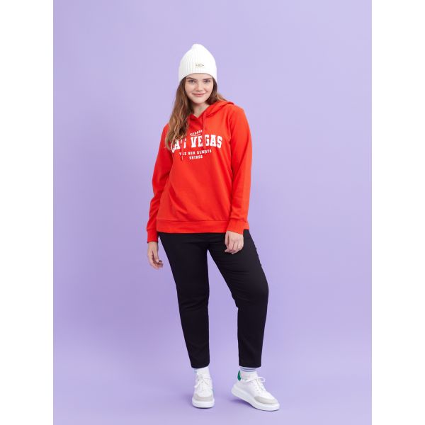 بنطال جينز بقصة ضيقة مستقيمة