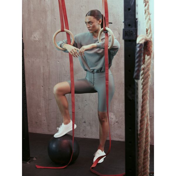 بنطال نسائي بقصة مستقيمة